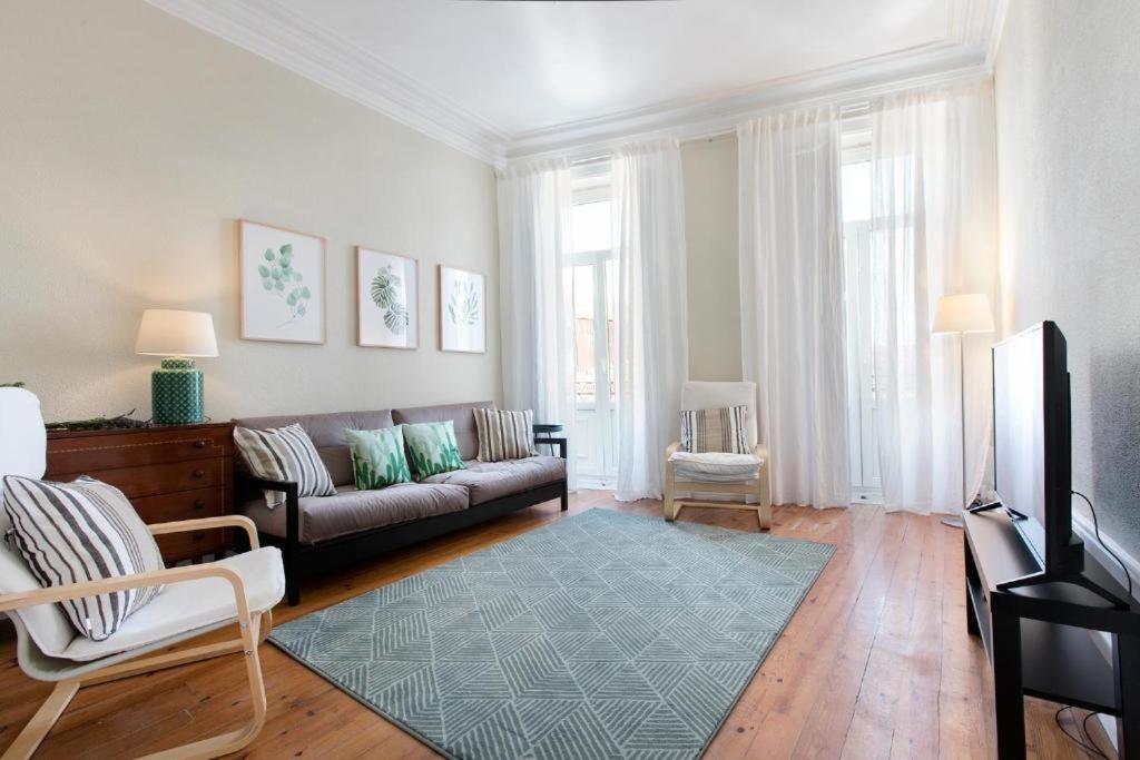 Pretty Clerigos 132 Apartment Porto Luaran gambar