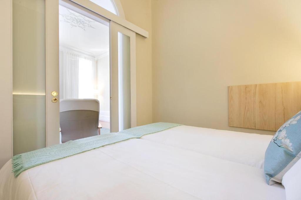 Pretty Clerigos 132 Apartment Porto Luaran gambar