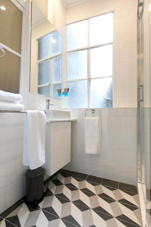 Pretty Clerigos 132 Apartment Porto Luaran gambar